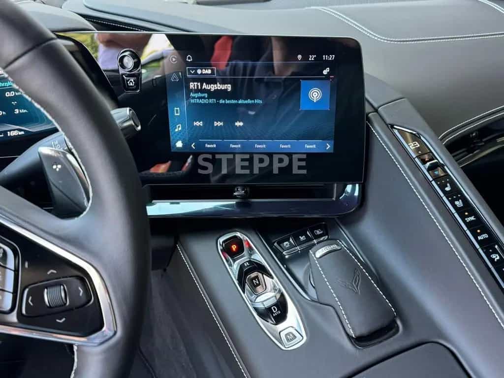 Corvette C8 Stingray Coupe 6,2 V8 3LT Europamodell STEPPE 08/2025-photo-11