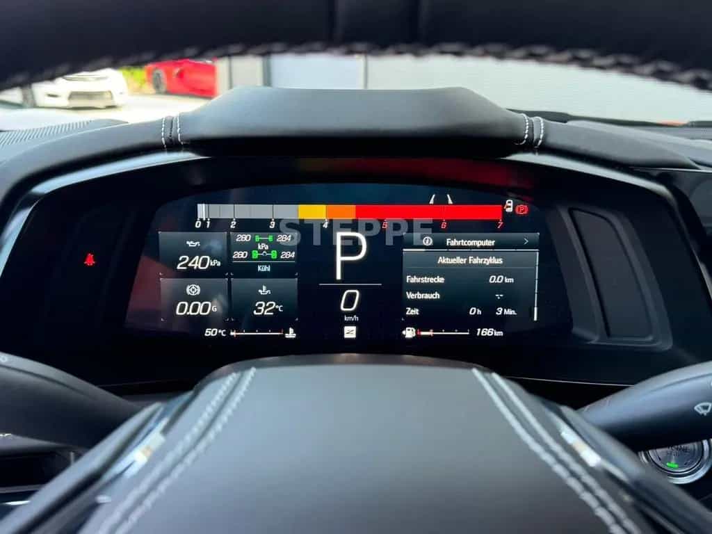 Corvette C8 Stingray Coupe 6,2 V8 3LT Europamodell STEPPE 08/2025-photo-13