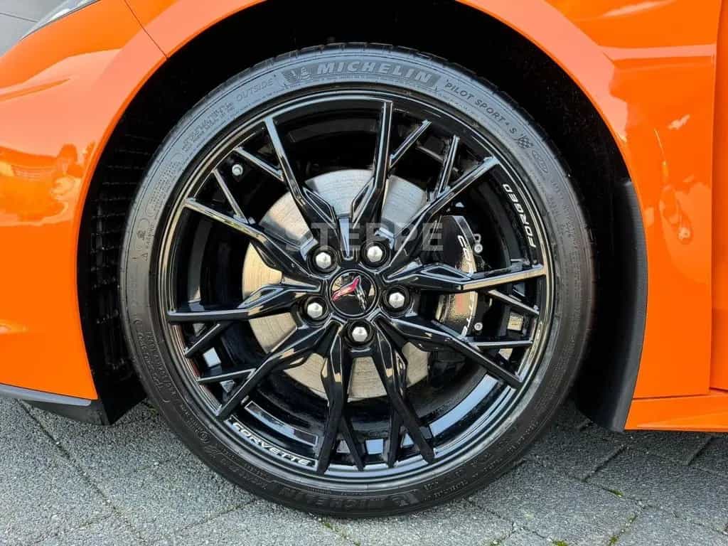 Corvette C8 Stingray Coupe 6,2 V8 3LT Europamodell STEPPE 08/2025-photo-17