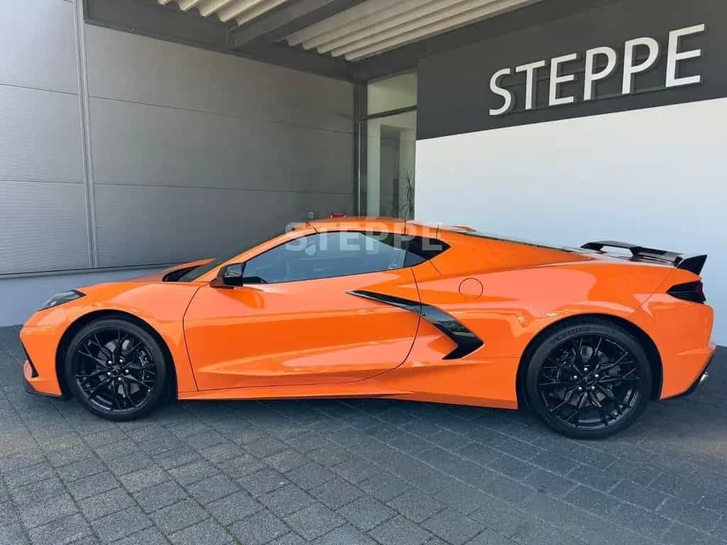 Corvette C8 Stingray Coupe 6,2 V8 3LT Europamodell STEPPE 08/2025-photo-2