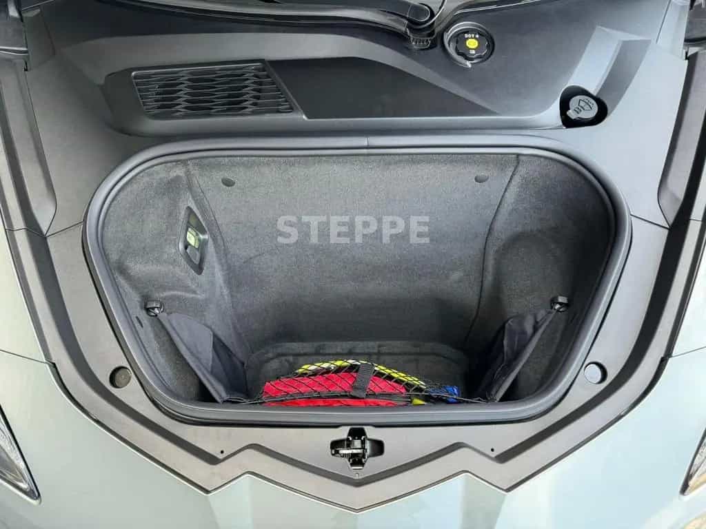 Corvette C8 Stingray Coupe 6,2 V8 3LT Europamodell STEPPE 08/2025-photo-18