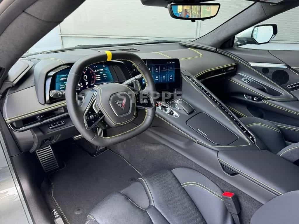 Corvette C8 Stingray Coupe 6,2 V8 3LT Europamodell STEPPE 08/2025-photo-5