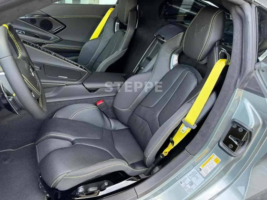 Corvette C8 Stingray Coupe 6,2 V8 3LT Europamodell STEPPE 08/2025-photo-6