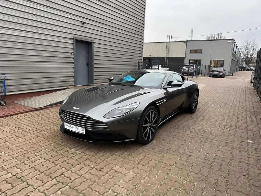 Aston Martin DB11 V12 Launch Edition 12/2017-photo-2