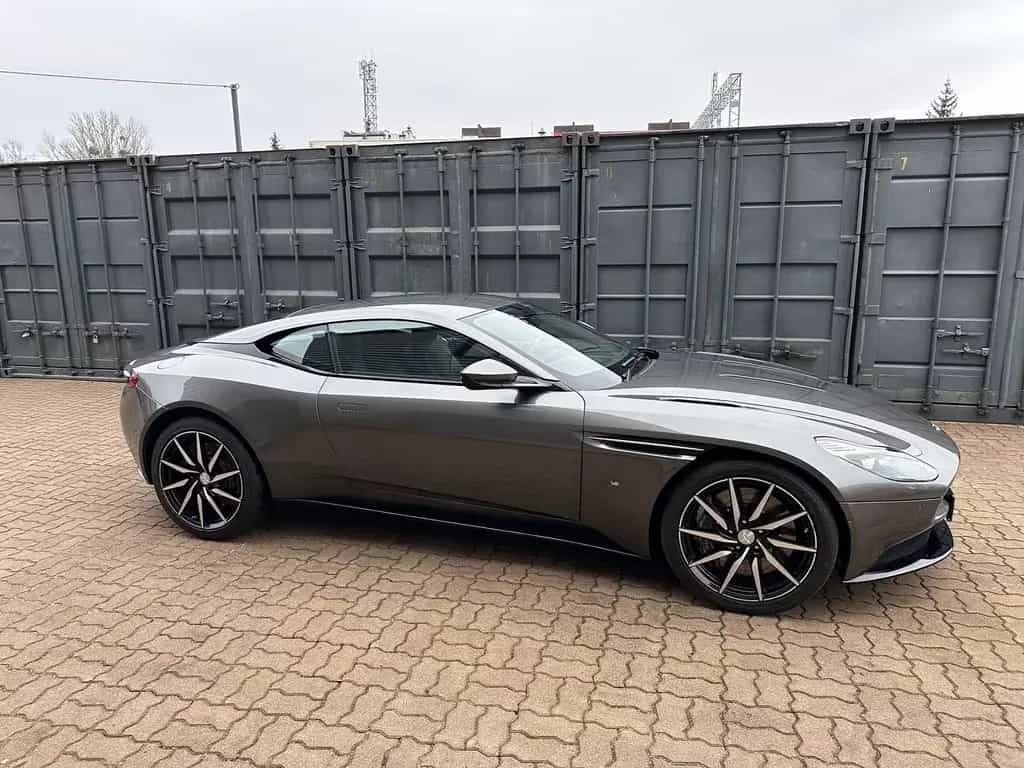 Aston Martin DB11 V12 Launch Edition 12/2017-photo-3