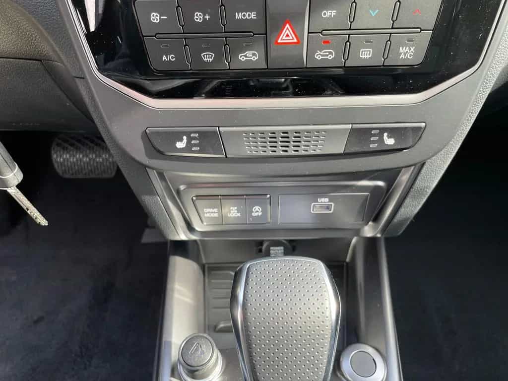 Ssangyong Tivoli Quartz NEUES MODELL 1.5l 4x4 Automatik 01/2025-photo-18
