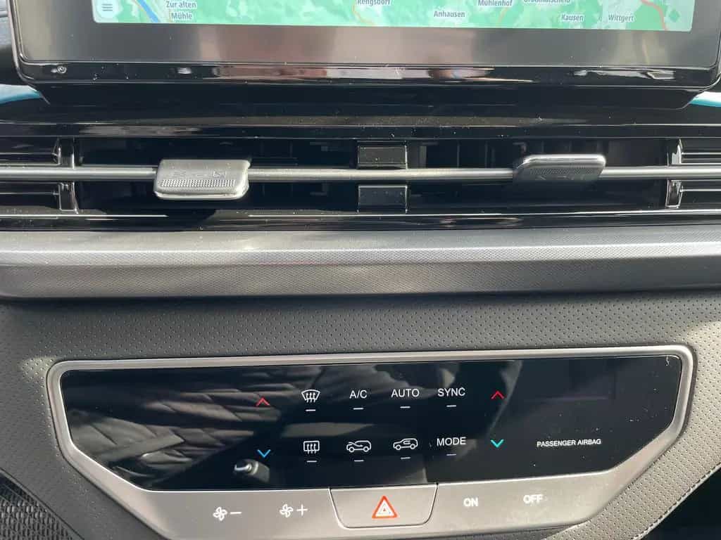 Ssangyong MUSSO Grand Quartz 2.2l Automatik 4x4 Allrad 01/2025-photo-18