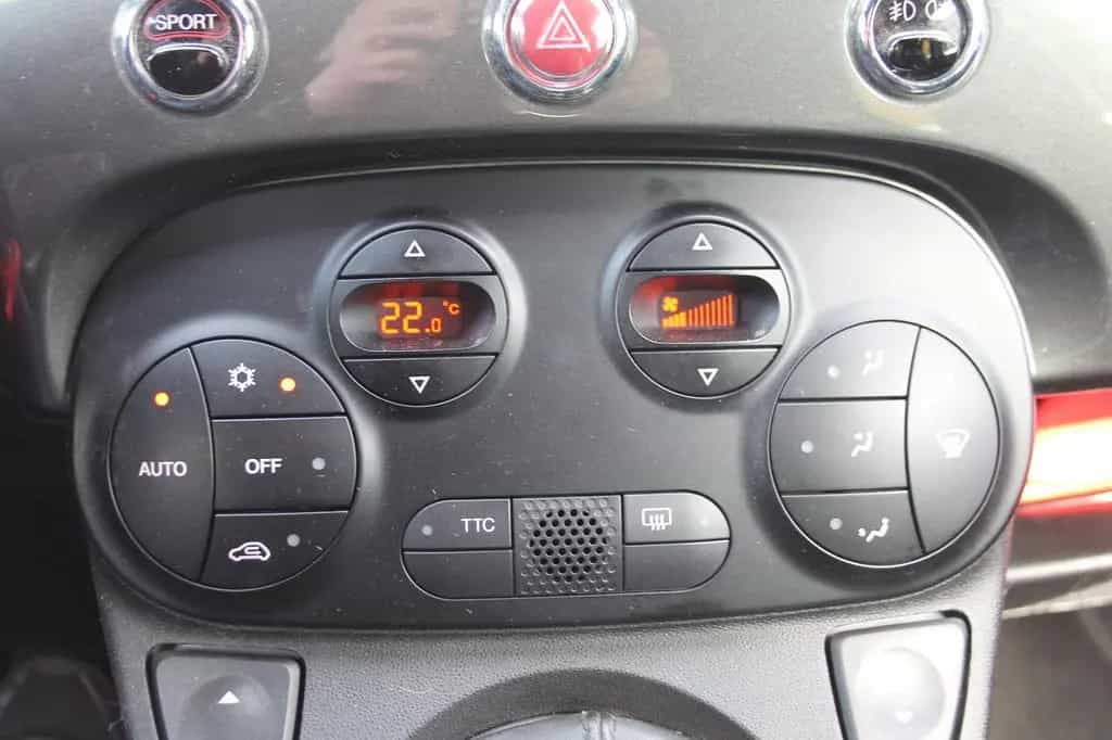 Abarth 500 Custom mit Sport-Paket 09/2015-photo-12