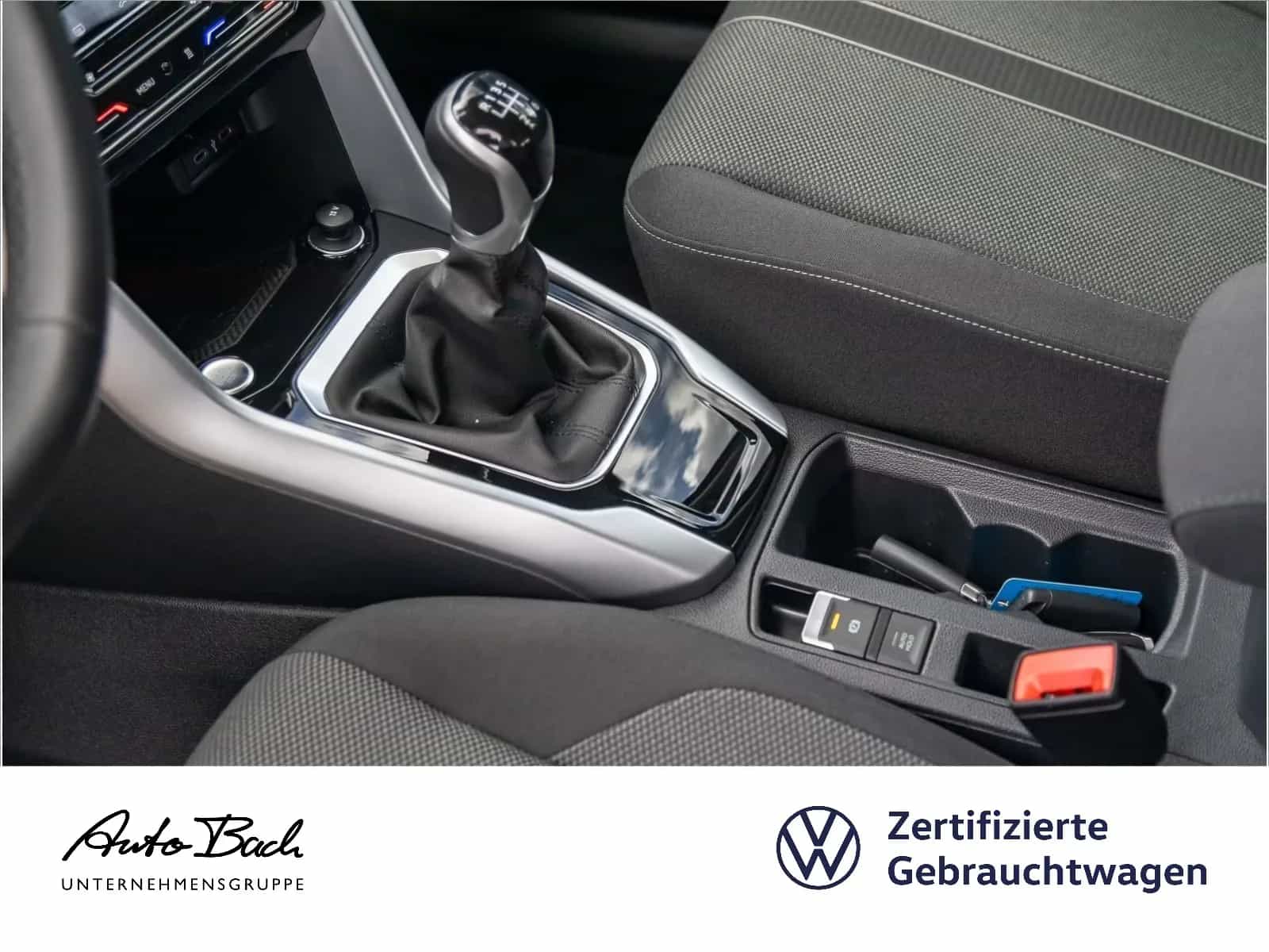 Volkswagen T-Roc 12/2022-photo-12