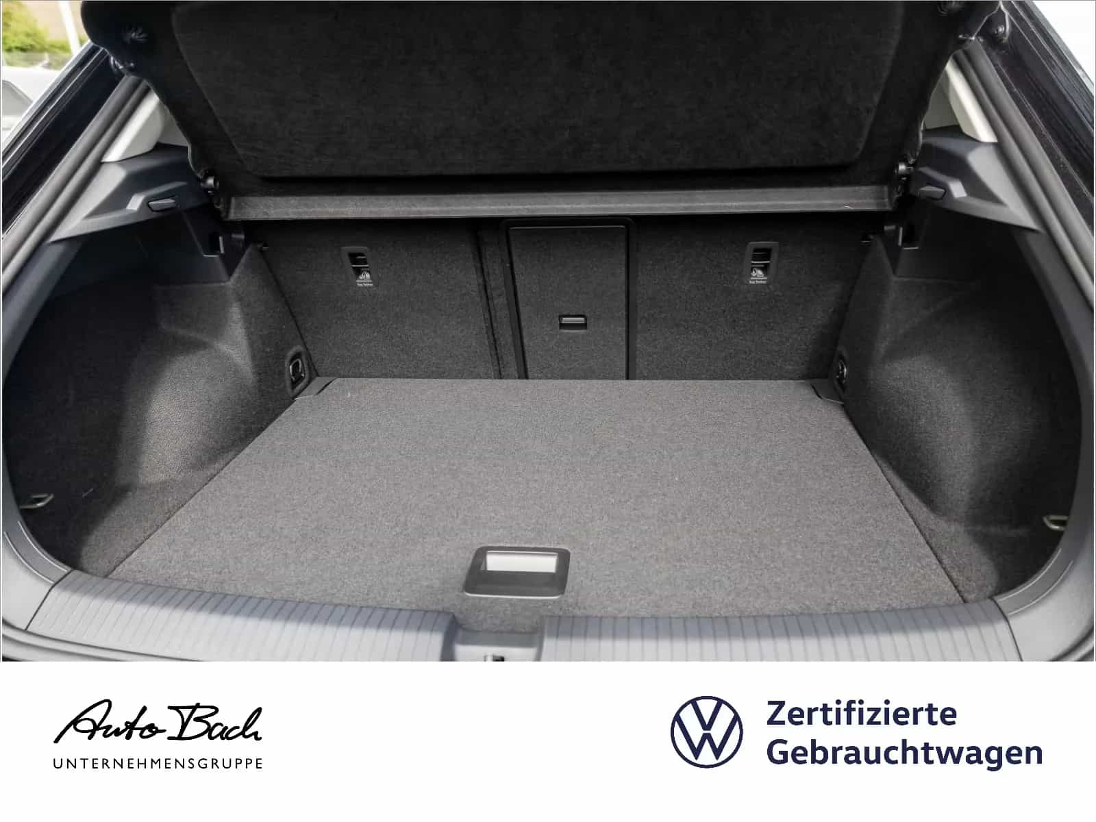 Volkswagen T-Roc 12/2022-photo-17