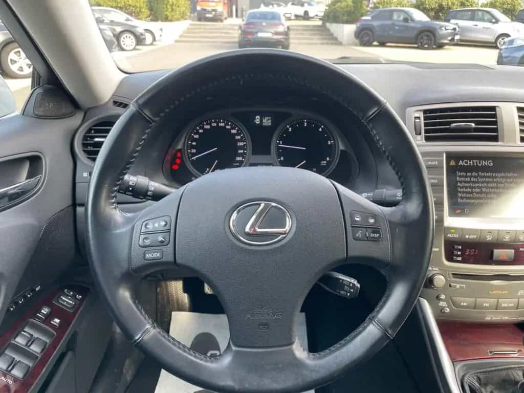 Lexus IS 220 d 03/2009-photo-12