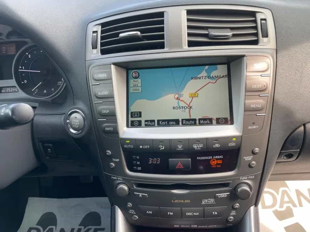 Lexus IS 220 d 03/2009-photo-14