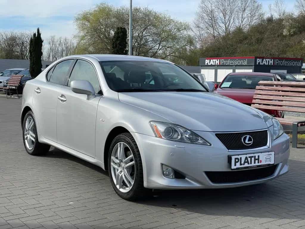 Lexus IS 220 d 03/2009-photo-2