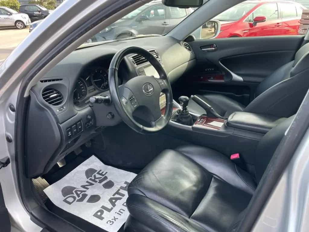 Lexus IS 220 d 03/2009-photo-8