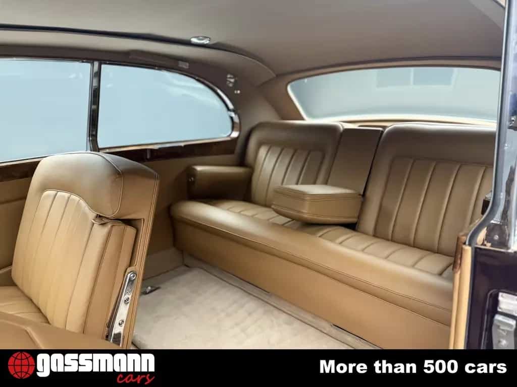 Rolls-Royce Phantom V Saloon Coupe, by James Young Matching 02/1962-photo-15