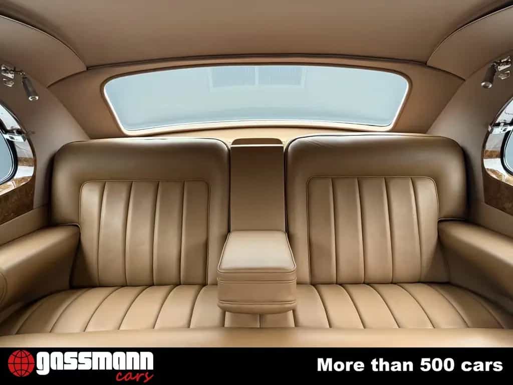 Rolls-Royce Phantom V Saloon Coupe, by James Young Matching 02/1962-photo-17