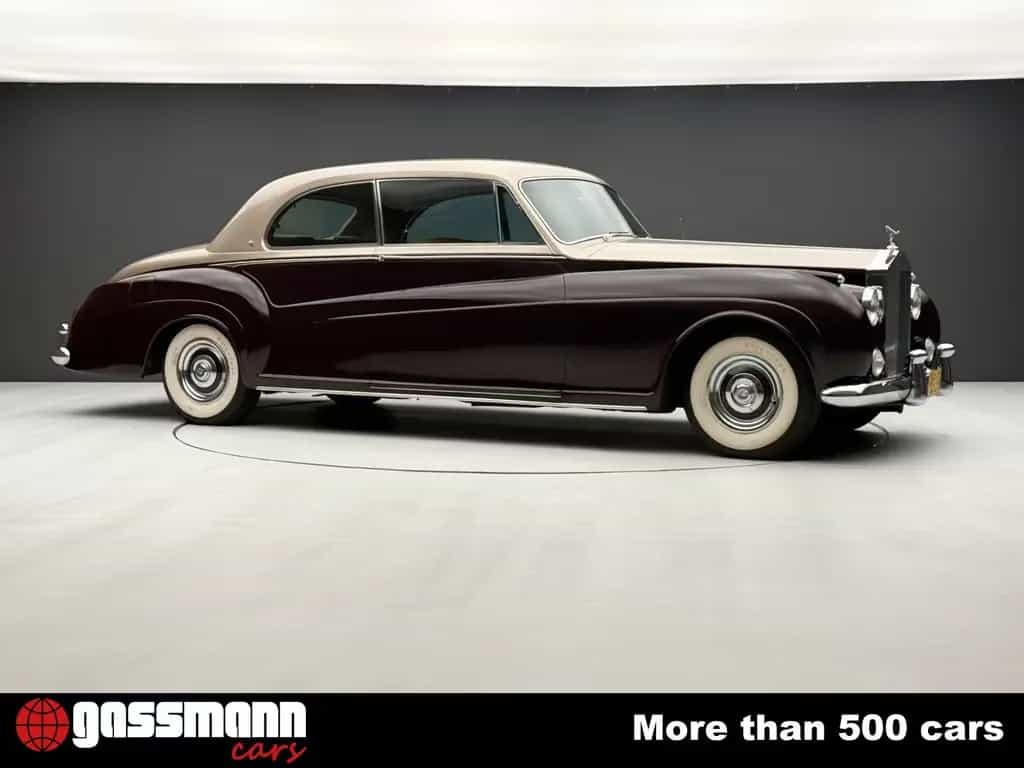 Rolls-Royce Phantom V Saloon Coupe, by James Young Matching 02/1962-photo-2