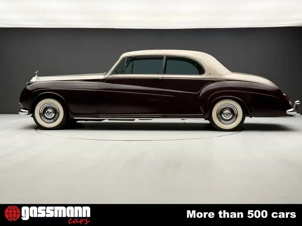 Rolls-Royce Phantom V Saloon Coupe, by James Young Matching 02/1962-photo-4