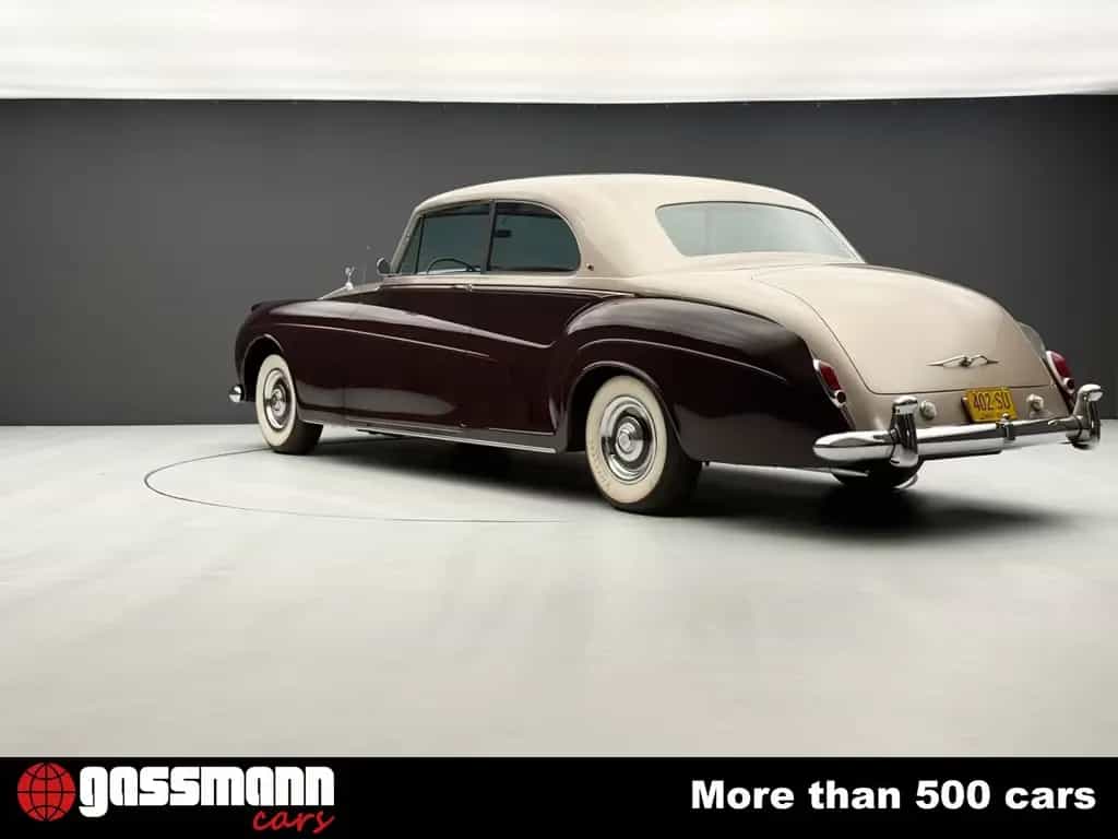 Rolls-Royce Phantom V Saloon Coupe, by James Young Matching 02/1962-photo-7