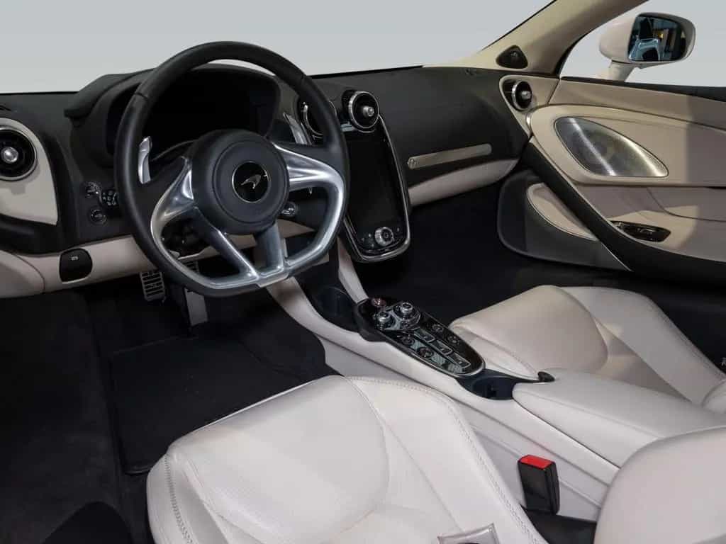 McLaren GT | Luxe | MSO Electrochromic Roof 11/2020-photo-2