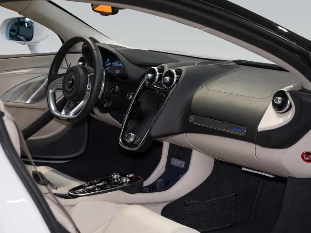 McLaren GT | Luxe | MSO Electrochromic Roof 11/2020-photo-3