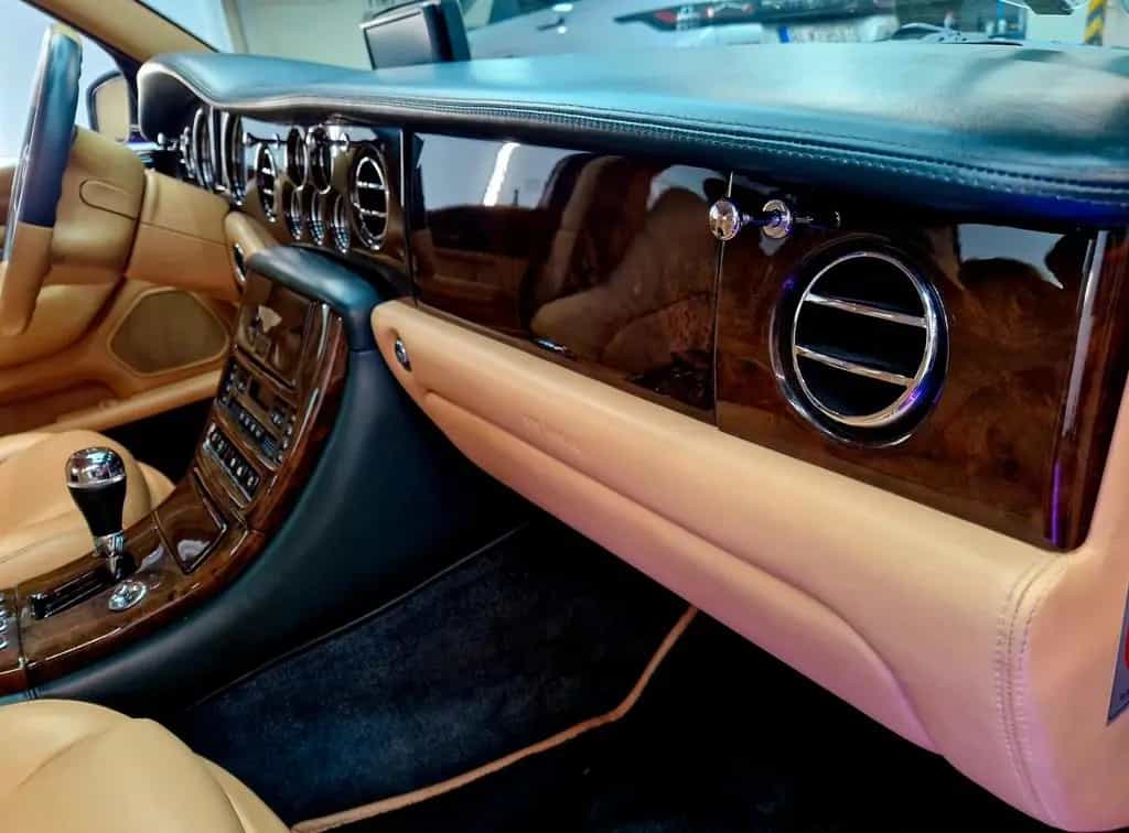 Bentley Arnage LE MANS Series 6.75 L V8 05/2001-photo-11