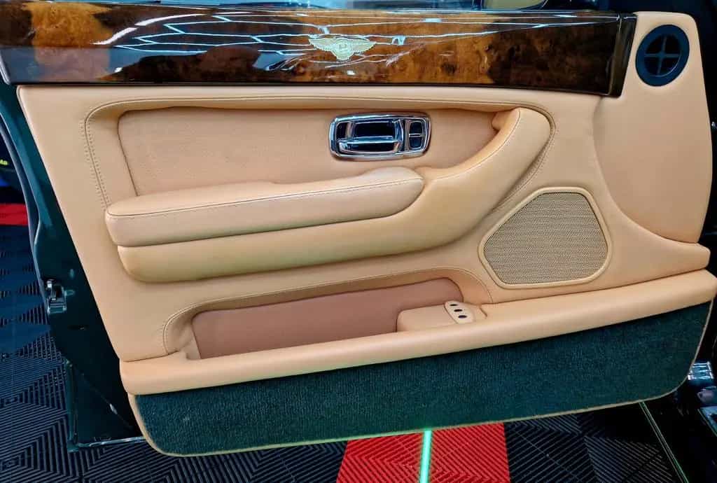 Bentley Arnage LE MANS Series 6.75 L V8 05/2001-photo-25
