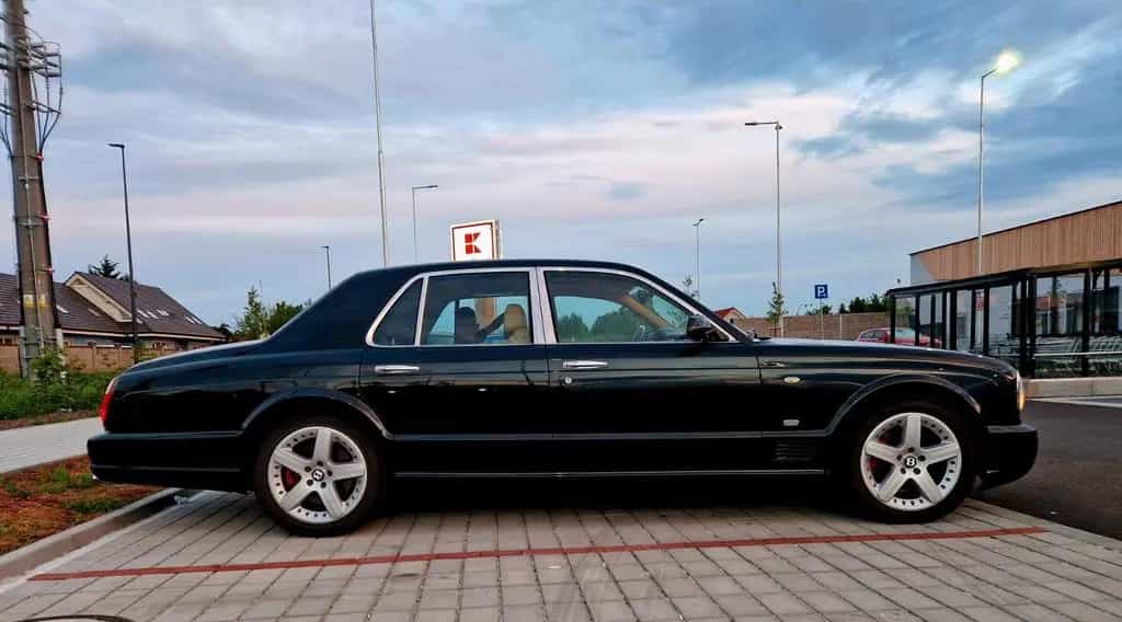 Bentley Arnage LE MANS Series 6.75 L V8 05/2001-photo-6