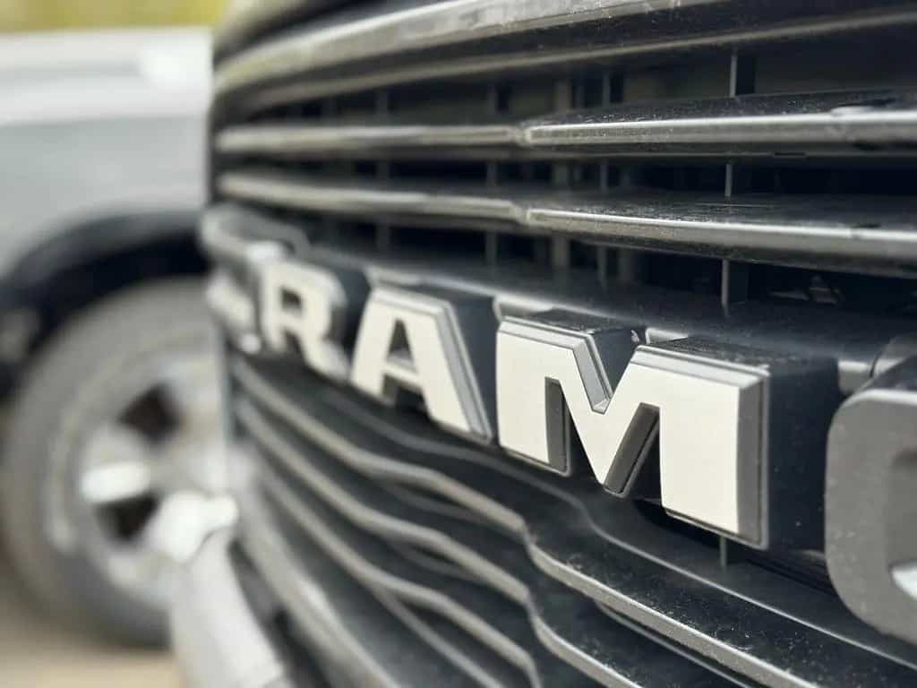 Dodge RAM 1500 Bighorn + LED +Longbed 6`4" 07/2021-photo-1