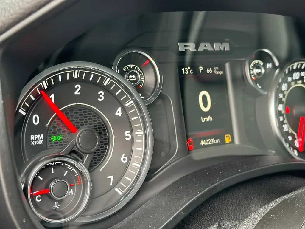 Dodge RAM 1500 Bighorn + LED +Longbed 6`4" 07/2021-photo-10