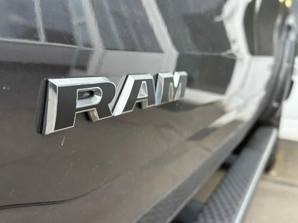 Dodge RAM 1500 Bighorn + LED +Longbed 6`4" 07/2021-photo-3