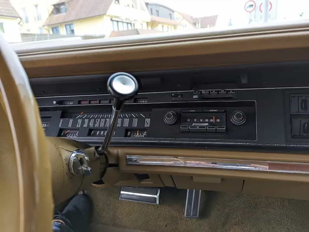 Chrysler New Yorker 4 Door Hardtop Sedan H-Zul. 02/1973-photo-10