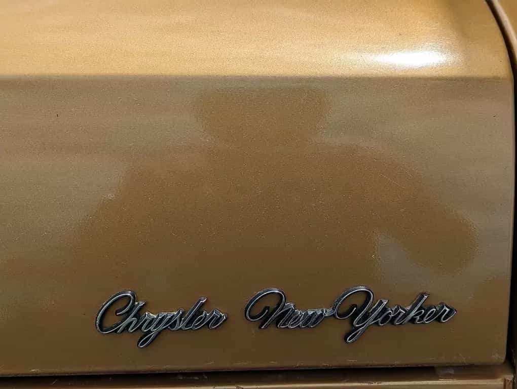 Chrysler New Yorker 4 Door Hardtop Sedan H-Zul. 02/1973-photo-5