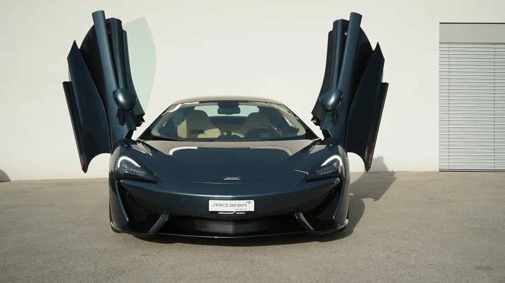 McLaren 570S 04/2018-photo-1