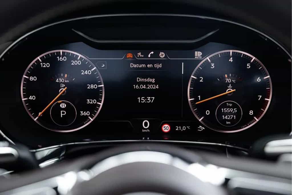 Bentley Continental GT V8 | Rotating display | Mulliner 06/2022-photo-15