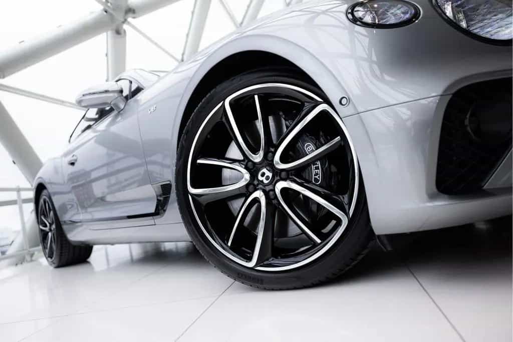 Bentley Continental GT V8 | Rotating display | Mulliner 06/2022-photo-29