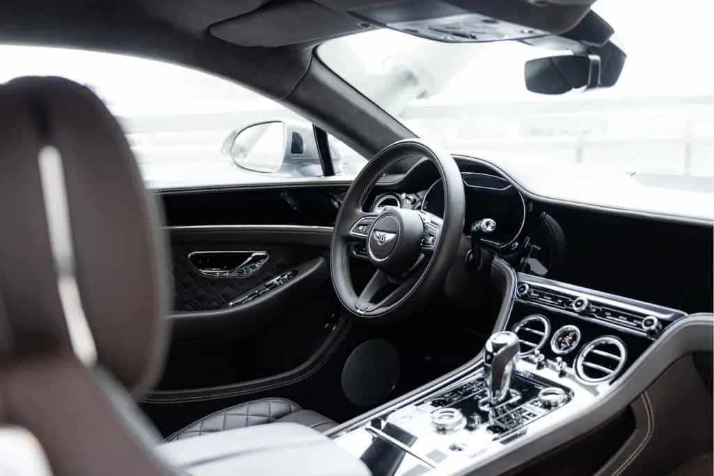 Bentley Continental GT V8 | Rotating display | Mulliner 06/2022-photo-3