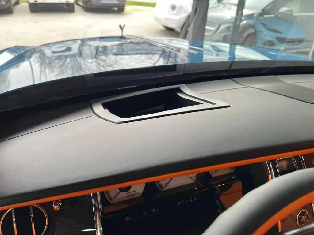Rolls-Royce Wraith Black Badge- One Of One-Starlight-Bespoke null-photo-27