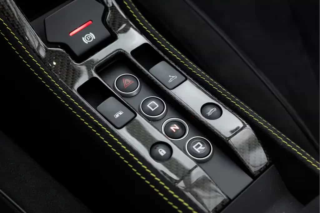 McLaren 650S Spider 3.8 | Lift | Meridan Audio | CF Inte 12/2017-photo-13