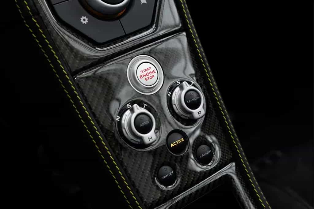 McLaren 650S Spider 3.8 | Lift | Meridan Audio | CF Inte 12/2017-photo-14