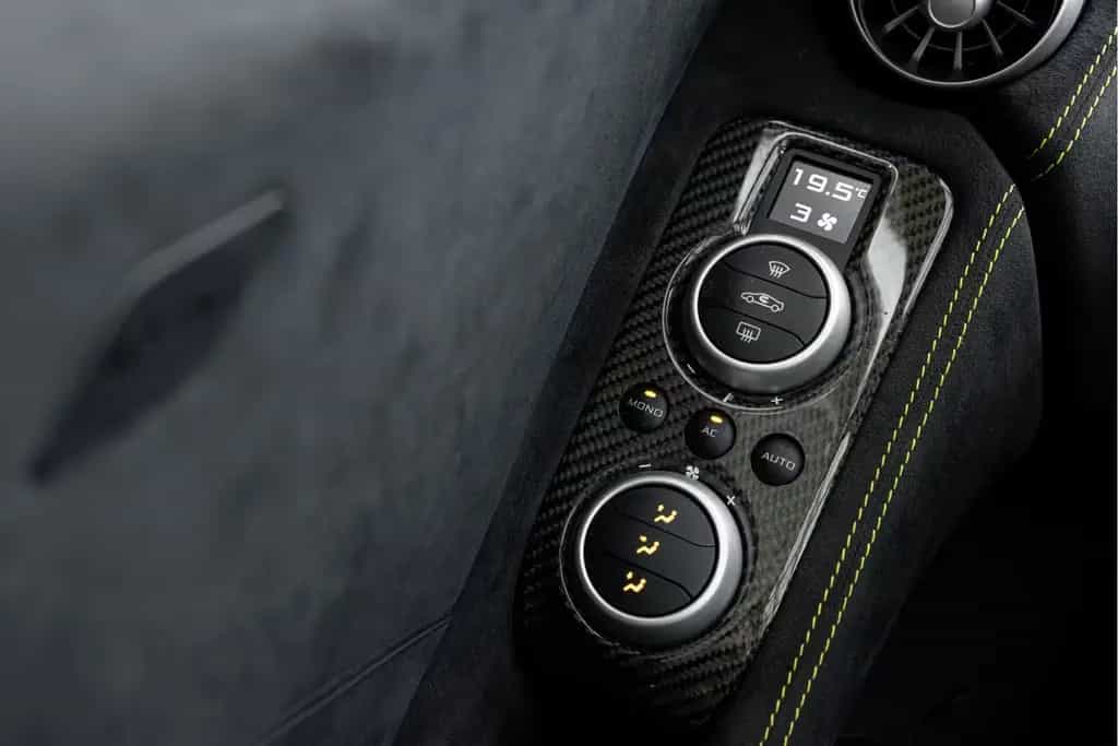 McLaren 650S Spider 3.8 | Lift | Meridan Audio | CF Inte 12/2017-photo-18