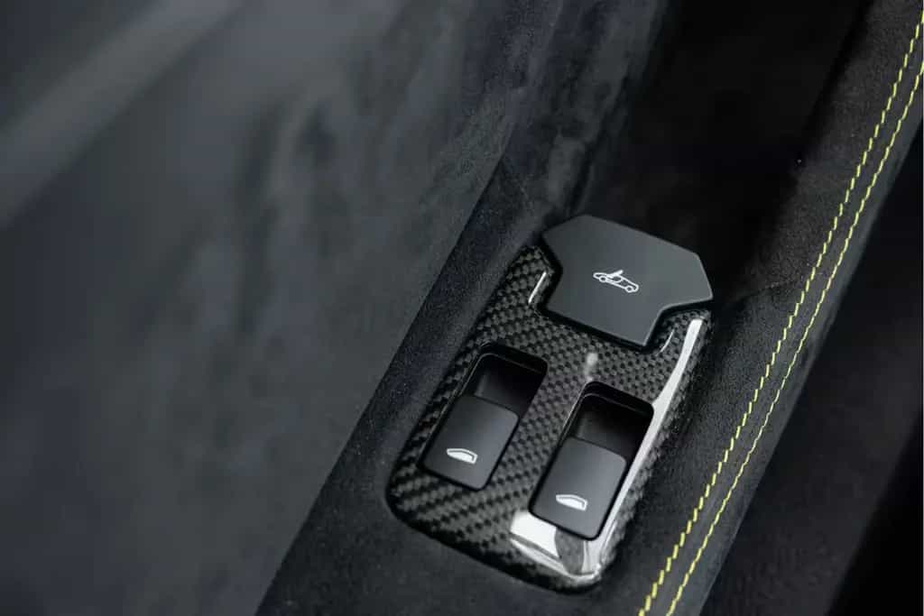 McLaren 650S Spider 3.8 | Lift | Meridan Audio | CF Inte 12/2017-photo-19