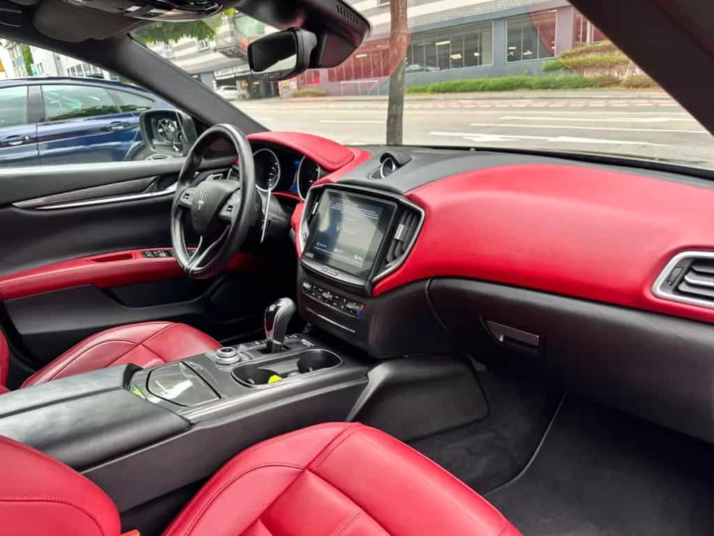 Maserati Ghibli 3.0 V6 Diesel Gransport /Keyless/360Kam/ 01/2018-photo-13