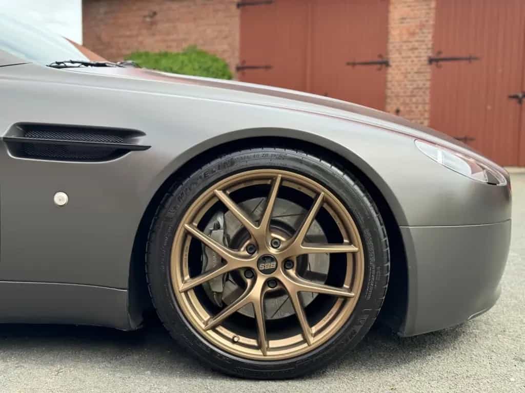 Aston Martin V8 Vantage 4.3l *Handschalter* 01/2006-photo-1