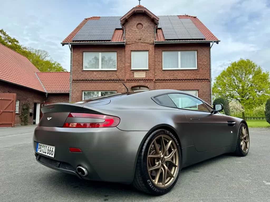 Aston Martin V8 Vantage 4.3l *Handschalter* 01/2006-photo-11