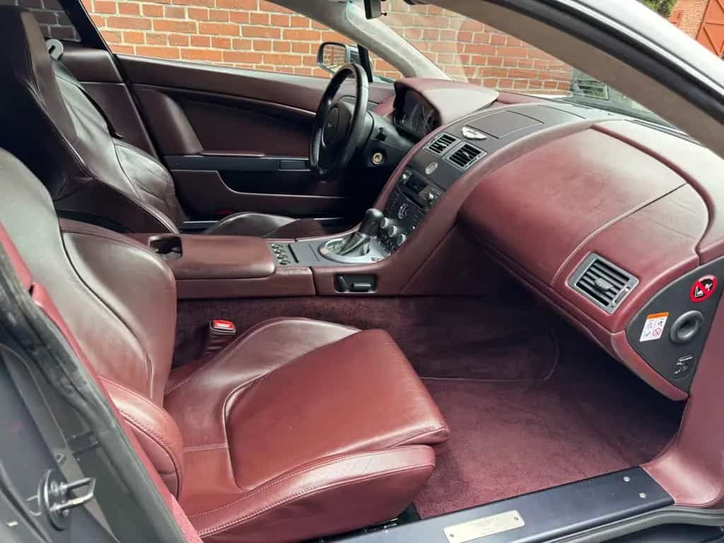 Aston Martin V8 Vantage 4.3l *Handschalter* 01/2006-photo-2