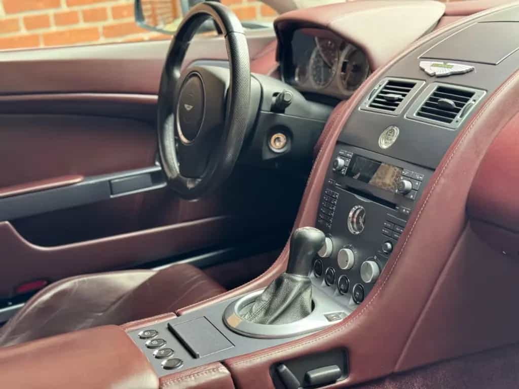 Aston Martin V8 Vantage 4.3l *Handschalter* 01/2006-photo-4