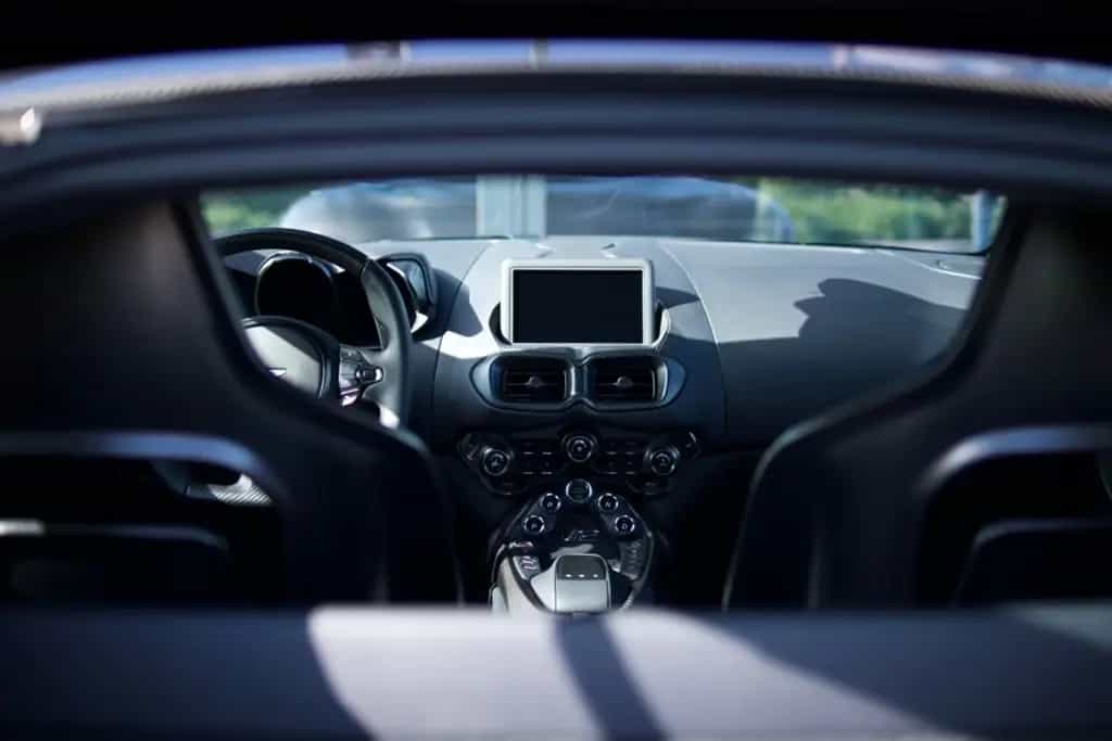 Aston Martin V12 Vantage 4.0 V12 F1 null-photo-12
