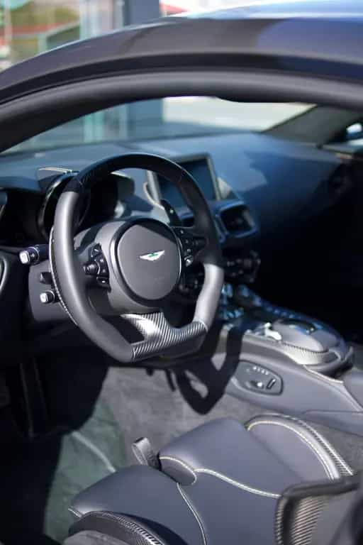 Aston Martin V12 Vantage 4.0 V12 F1 null-photo-13