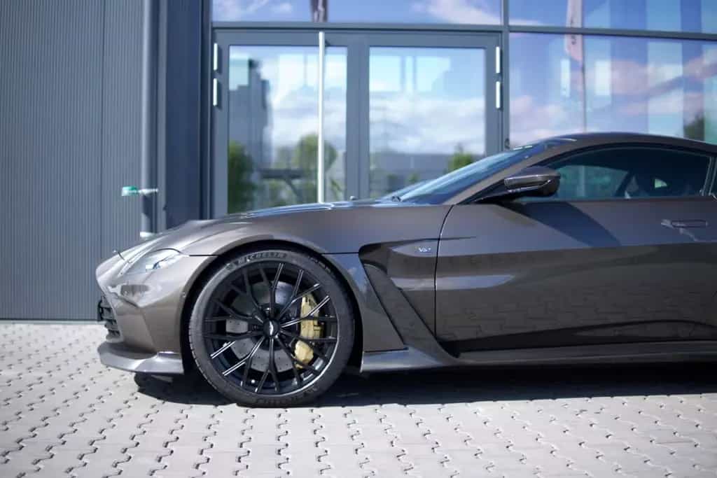 Aston Martin V12 Vantage 4.0 V12 F1 null-photo-2